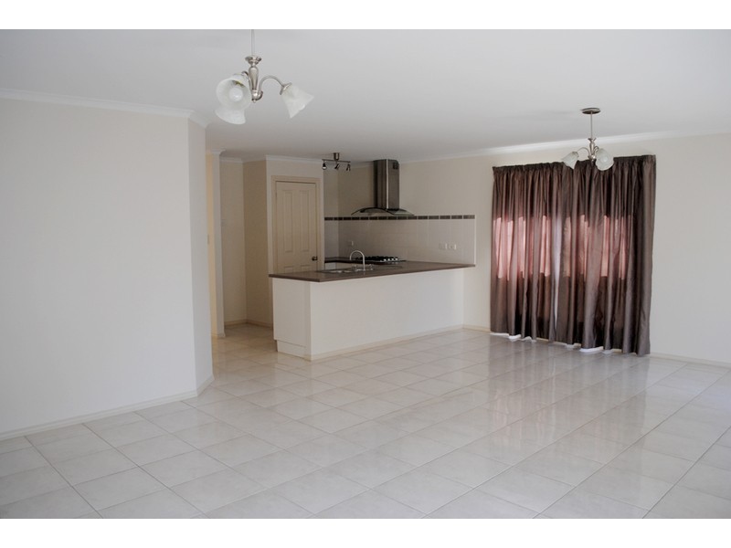 10 Karyn Crescent, Morphett Vale SA 5162