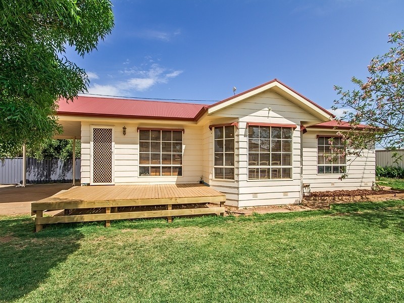 11 De-Caux Avenue, Port Willunga SA 5173