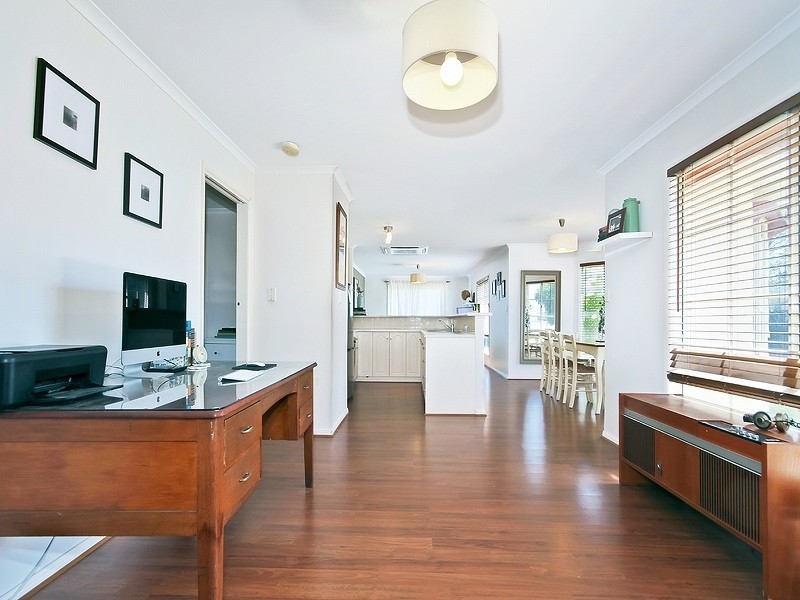 11 De-Caux Avenue, Port Willunga SA 5173
