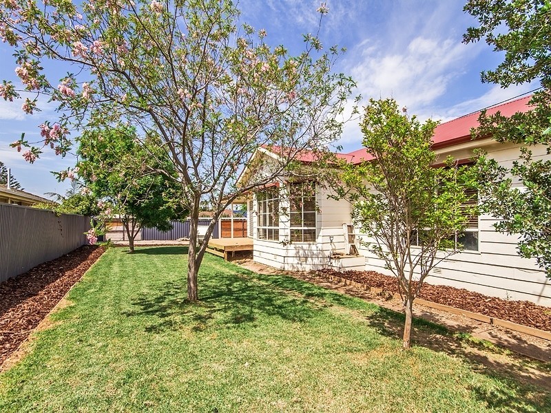 11 De-Caux Avenue, Port Willunga SA 5173