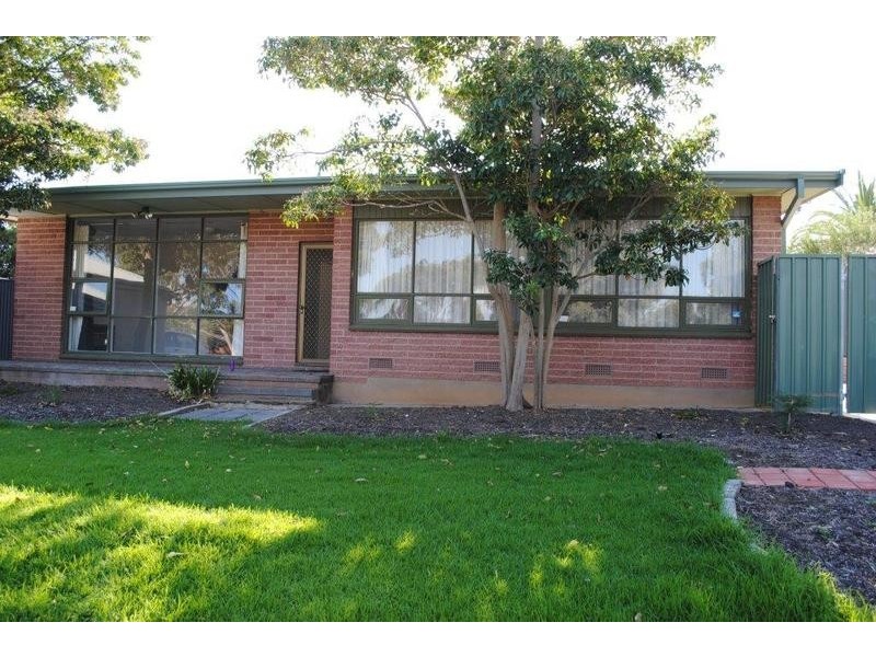 15 Saphire Road, Morphett Vale SA 5162