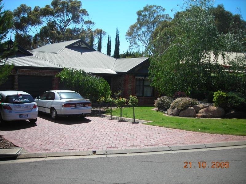 3 Angalea Place, Onkaparinga Hills SA 5163