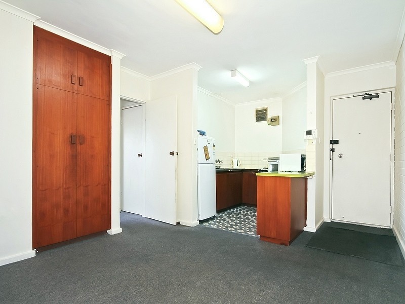 8/281 Henley Beach Road, Brooklyn Park SA 5032
