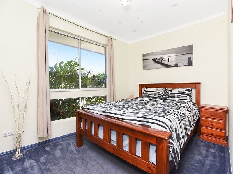 33 Woocalla Street, O’sullivan Beach SA 5166