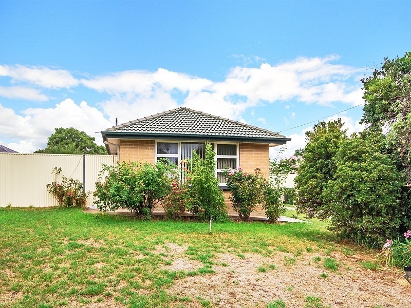 20 Adrian Street, Christie Downs SA 5164