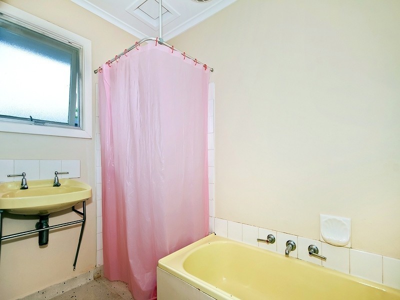 20 Adrian Street, Christie Downs SA 5164