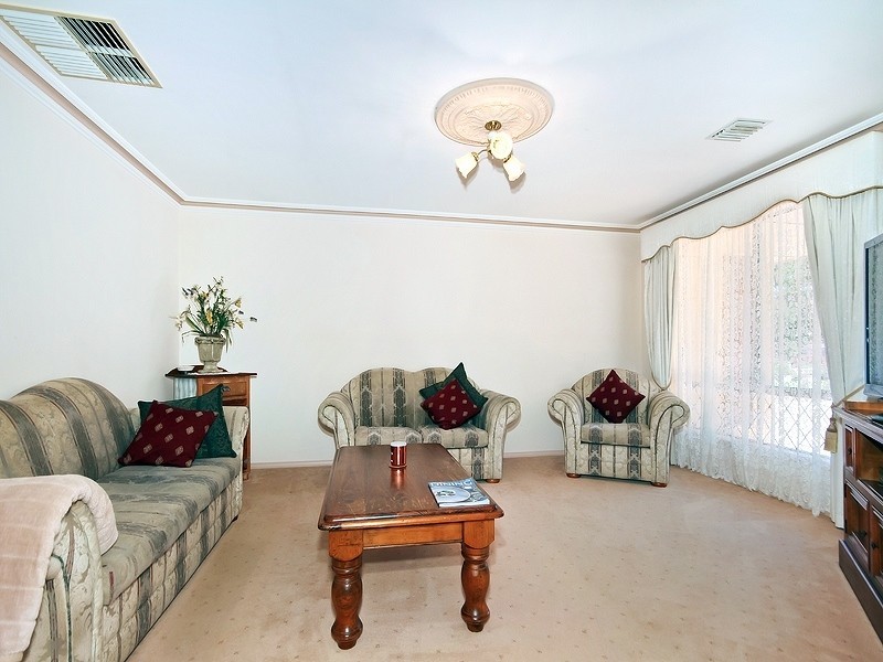 9 Seppelt Court, Woodcroft SA 5162