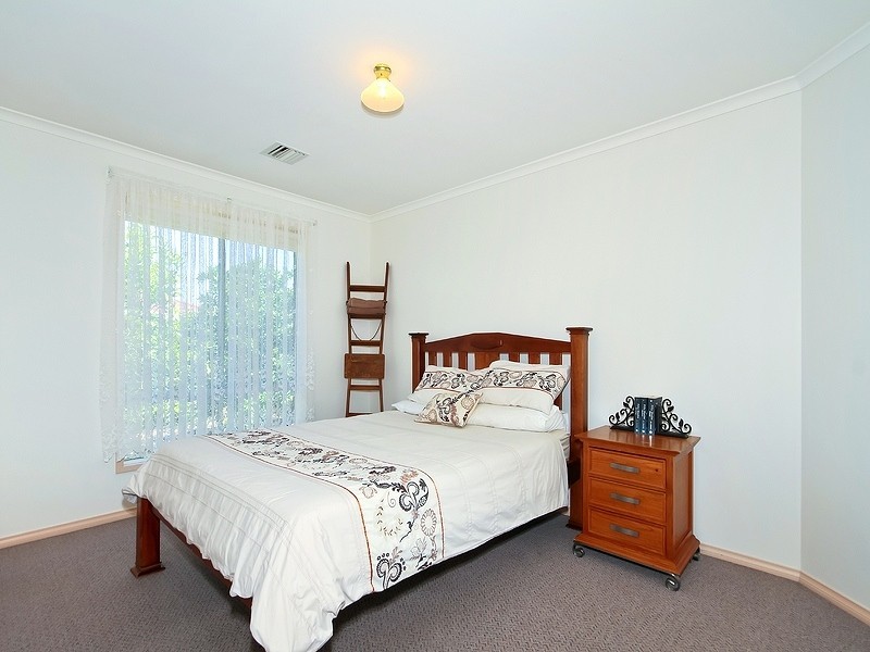 9 Seppelt Court, Woodcroft SA 5162