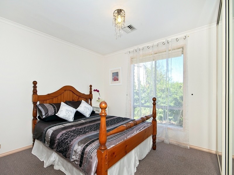 9 Seppelt Court, Woodcroft SA 5162