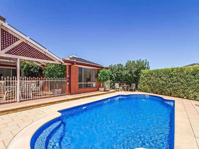 9 Seppelt Court, Woodcroft SA 5162