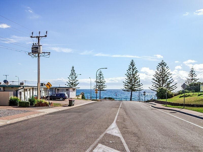 6 Sydney Crescent, Christies Beach SA 5165