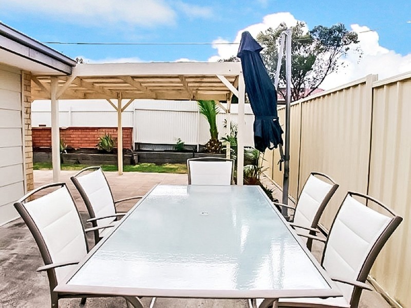 1 Scottsglade Road, Christie Downs SA 5164