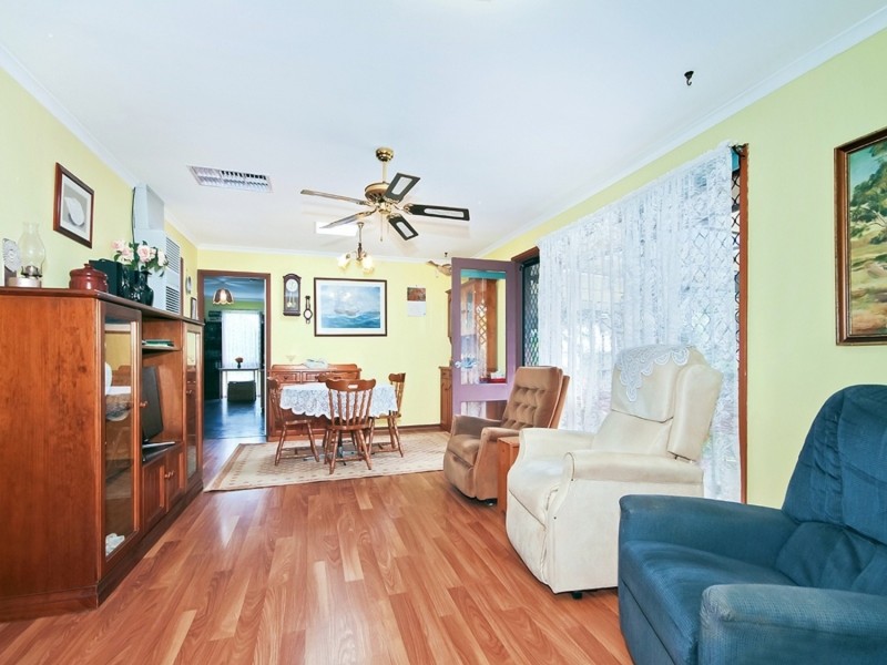 44 Warsaw Crescent, Hackham West SA 5163