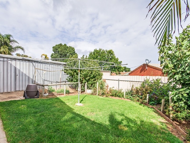 44 Warsaw Crescent, Hackham West SA 5163