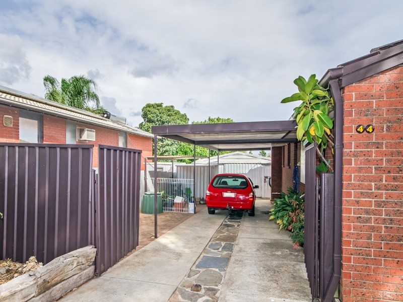 44 Warsaw Crescent, Hackham West SA 5163