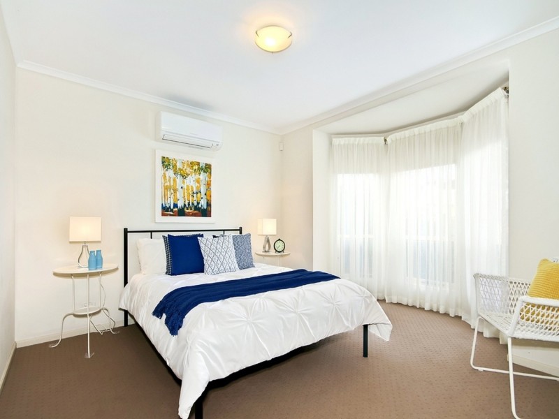 11 Fuschia Street, Huntfield Heights SA 5163