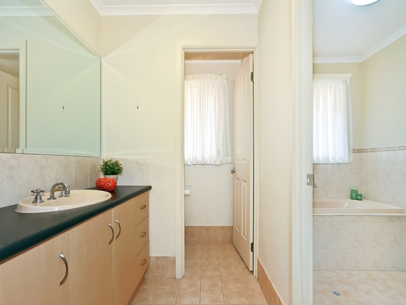 11 Fuschia Street, Huntfield Heights SA 5163