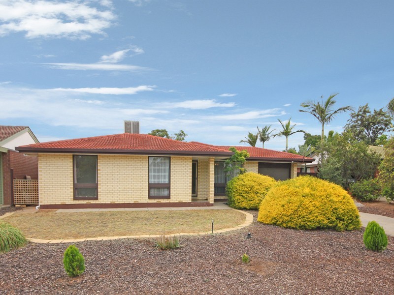 15 McCarthy Avenue, Morphett Vale SA 5162