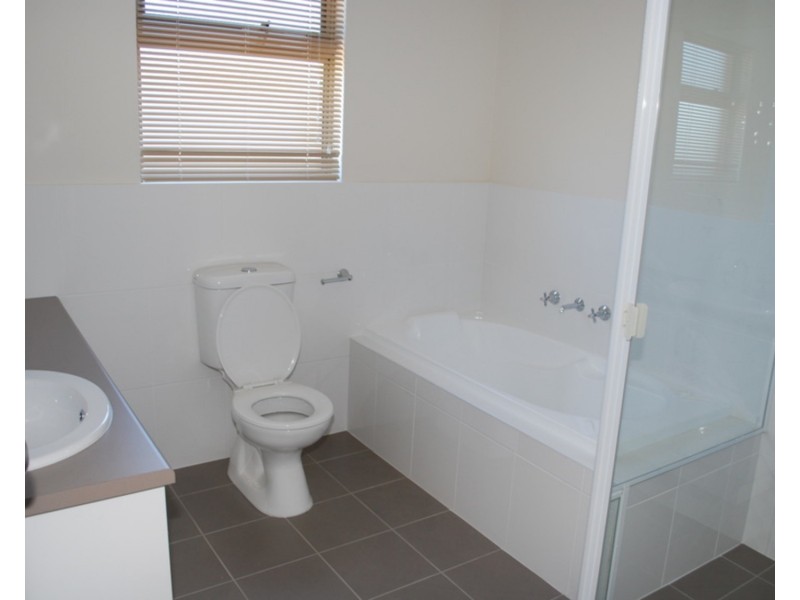 33A & 33B Taunton Parade, Christies Beach SA 5165