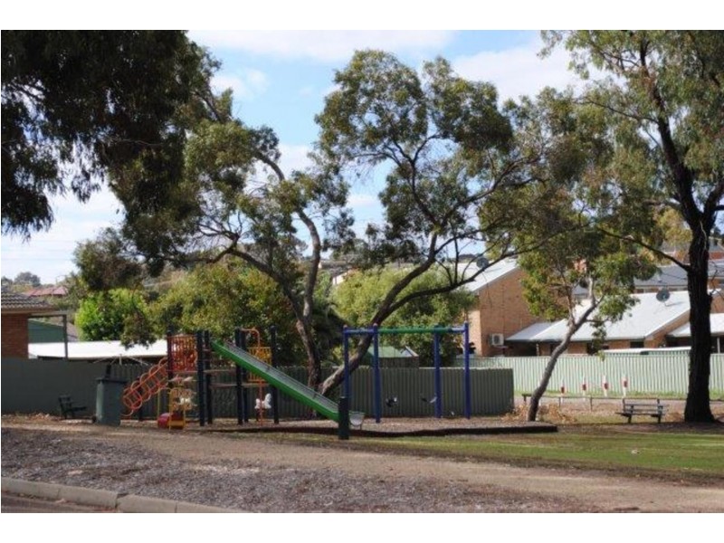 15 Saphire Road, Morphett Vale SA 5162