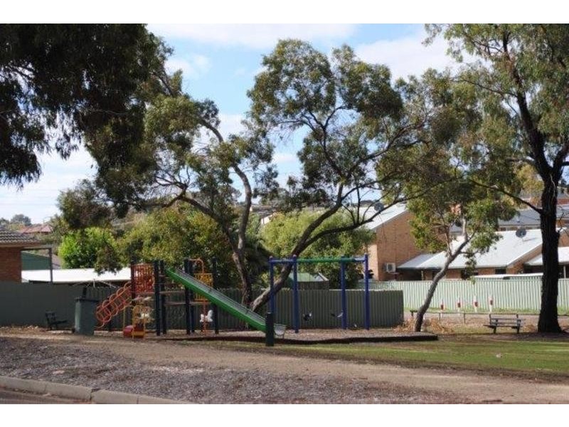 15 Saphire Road, Morphett Vale SA 5162