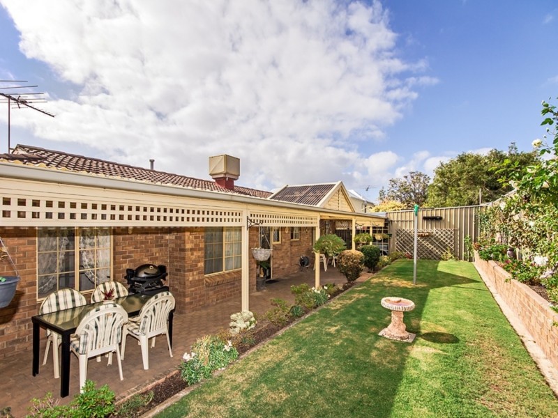 2 Admella Court, Hallett Cove SA 5158