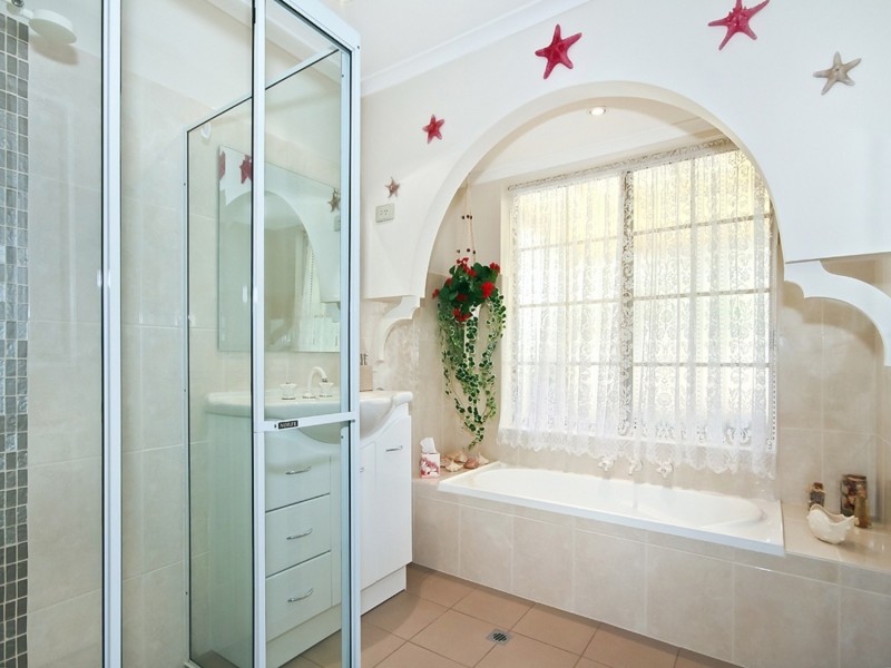 2 Admella Court, Hallett Cove SA 5158