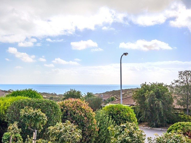 2 Admella Court, Hallett Cove SA 5158