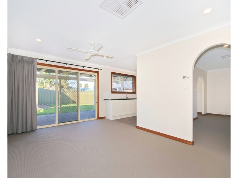 2 Hartog Street, Woodcroft SA 5162