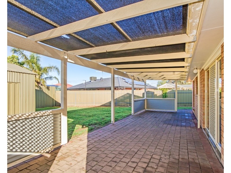 2 Hartog Street, Woodcroft SA 5162