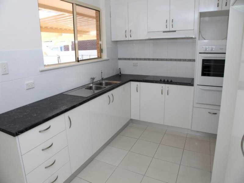 30 Kwinana Crescent, Port Noarlunga South SA 5167