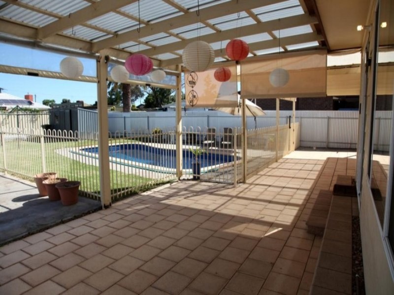 30 Kwinana Crescent, Port Noarlunga South SA 5167