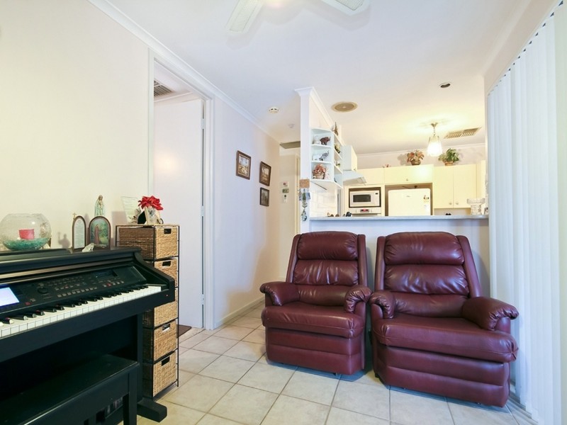 10 Hammond Avenue, Morphett Vale SA 5162