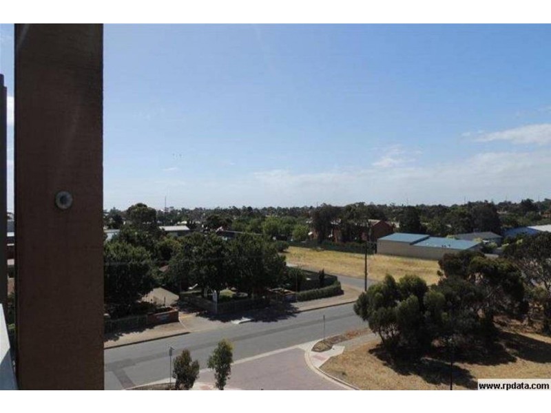 21/2 Ochre Place, Christie Downs SA 5164