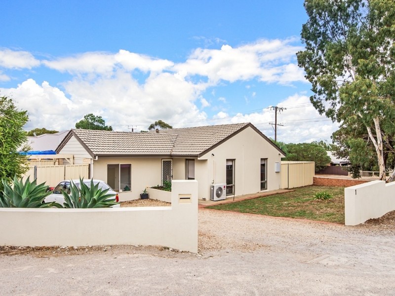 *1 Scottsglade Road, Christie Downs SA 5164
