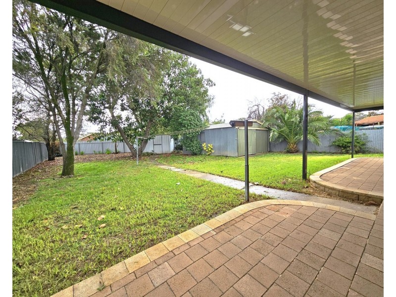 21 Radcliffe Grove, Christie Downs SA 5164