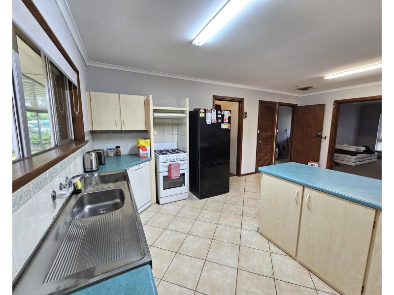 21 Radcliffe Grove, Christie Downs SA 5164