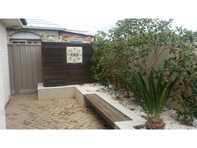 2 Deemster Avenue, Christies Beach SA 5165