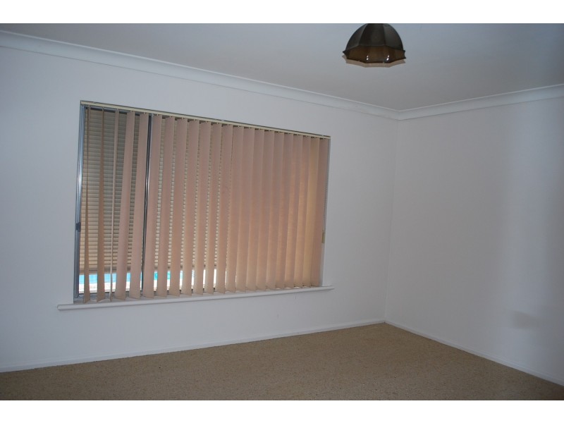 16 Carbenet Drive, Hackham SA 5163