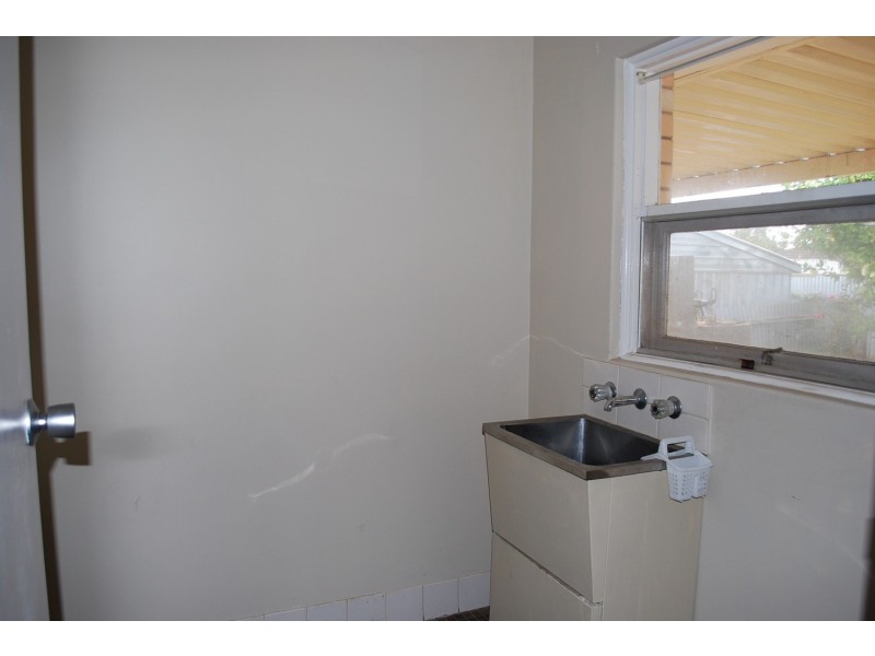 16 Carbenet Drive, Hackham SA 5163