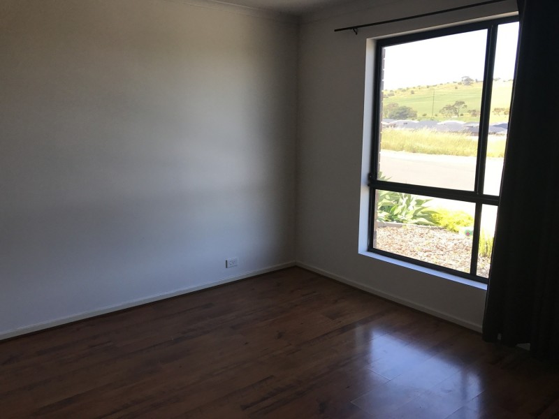 8 Tristania Rise, Huntfield Heights SA 5163