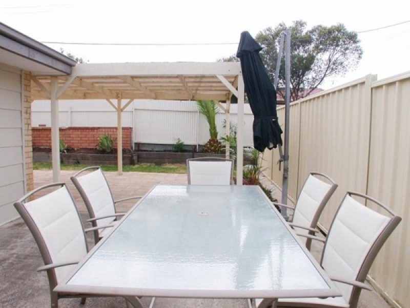 1 Scottsglade Road, Christie Downs SA 5164