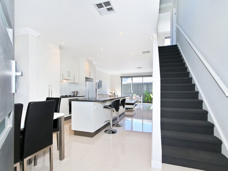 2/17 Salter Crescent, Port Noarlunga SA 5167