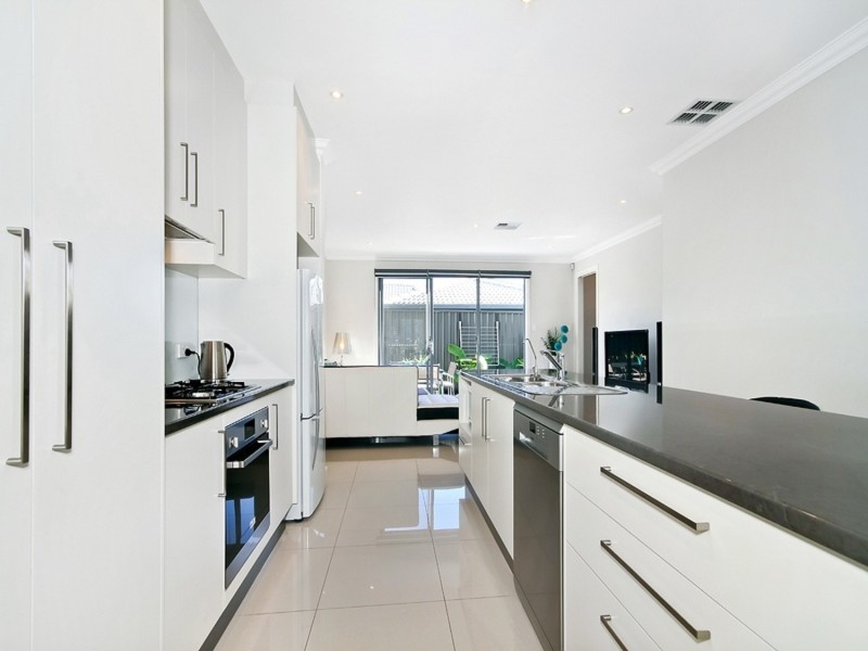 2/17 Salter Crescent, Port Noarlunga SA 5167