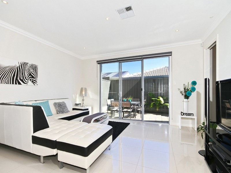 2/17 Salter Crescent, Port Noarlunga SA 5167