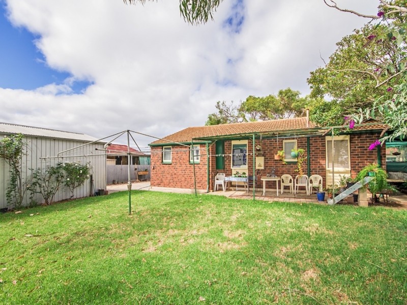 5 Swordsman Road, O’sullivan Beach SA 5166