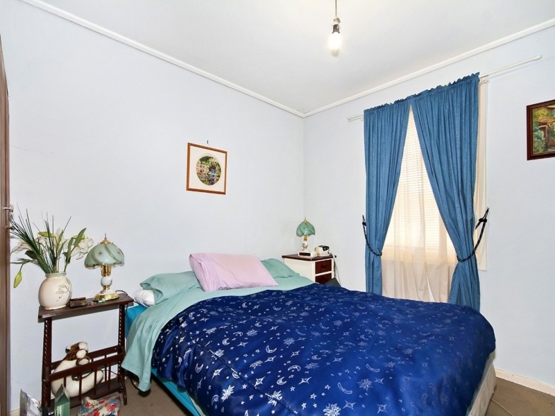 5 Swordsman Road, O’sullivan Beach SA 5166
