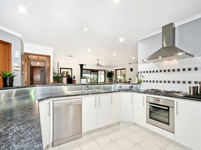 4 St Ives Way, Onkaparinga Hills SA 5163