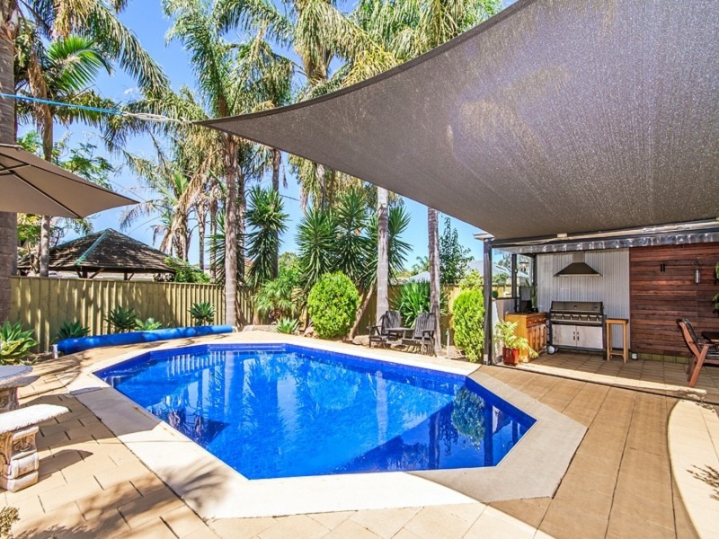 4 St Ives Way, Onkaparinga Hills SA 5163