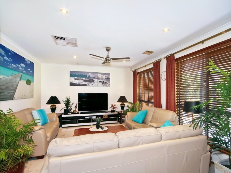 4 St Ives Way, Onkaparinga Hills SA 5163